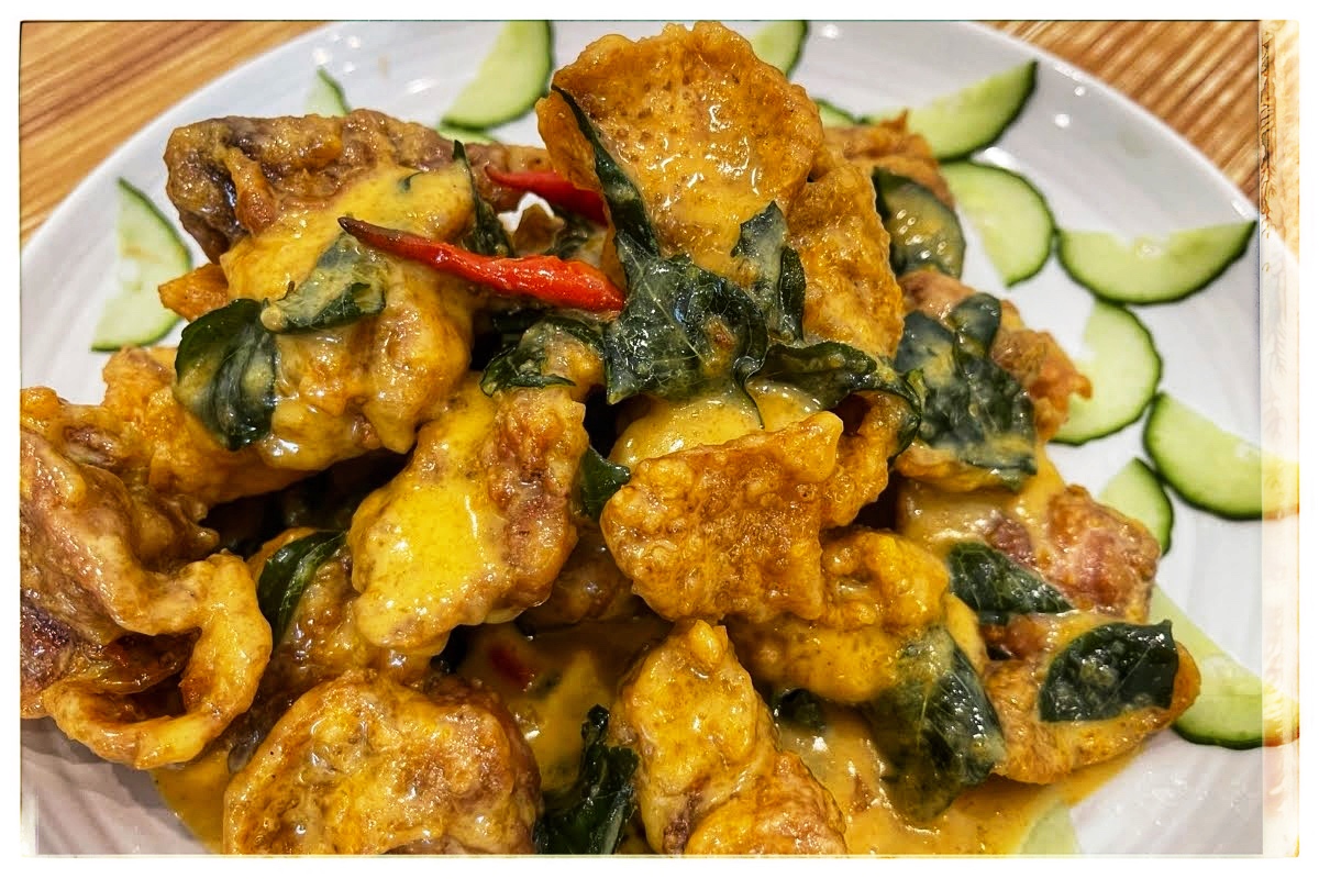 Creamy Salted Egg Chicken 奶油咸蛋黄鸡块